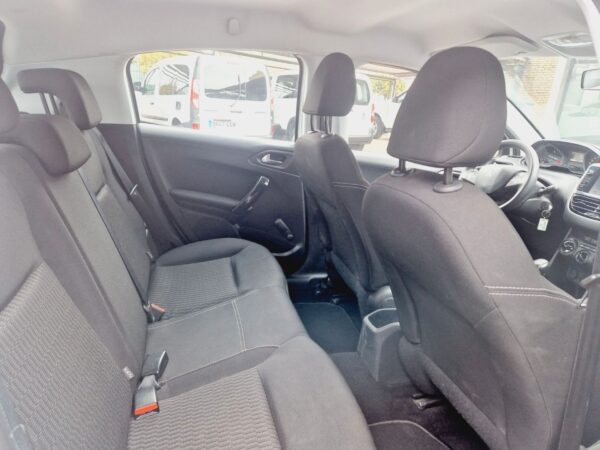 Peugeot 208 - Imagen 7