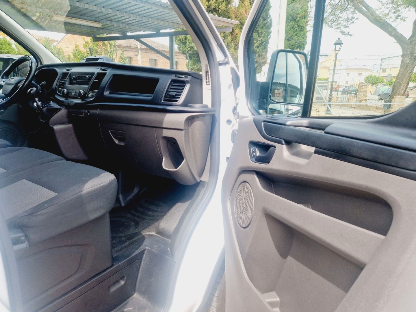 Ford Transit - Imagen 9